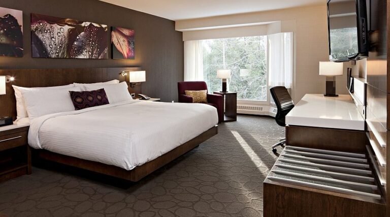 crosswaters king room 768x427