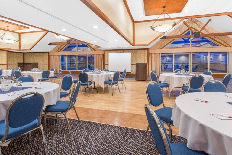 event hall canmore inn and suites canmore 768x512