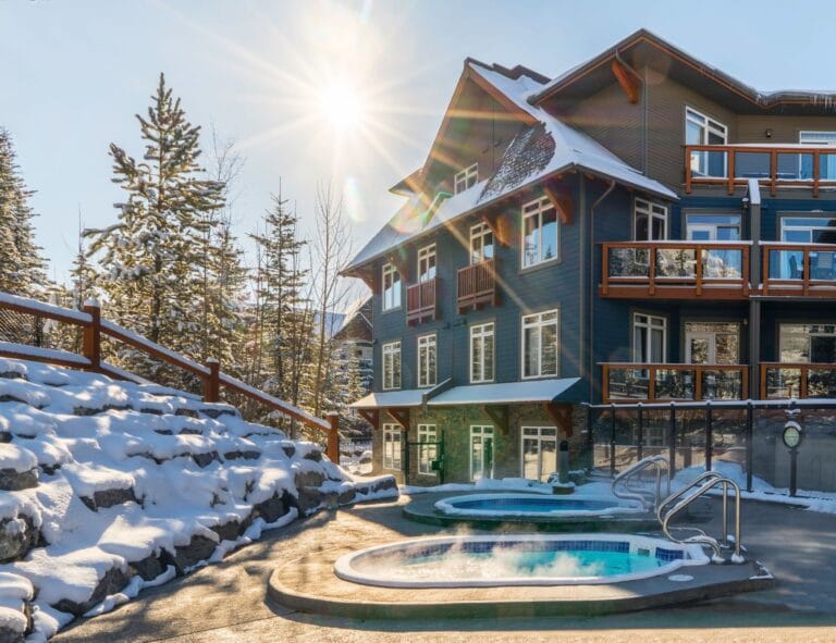 exterior clique hotels resorts canmore 768x591