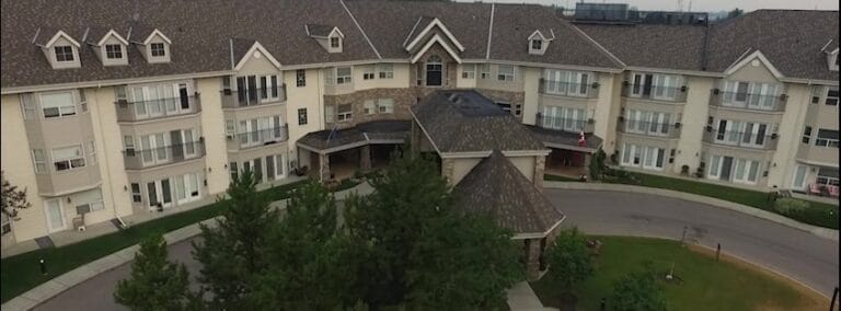 exterior evergreen spa canmore 768x284