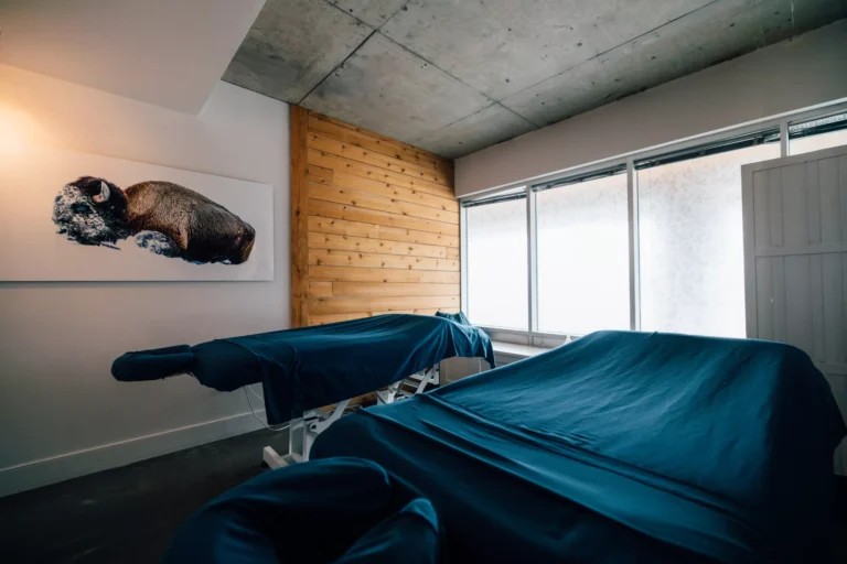 interior float canmore 768x512