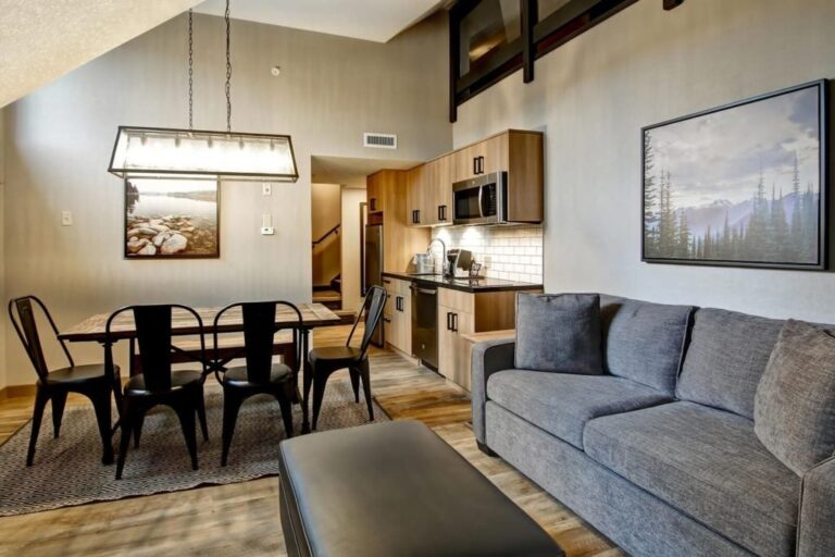 living room canalta lodge canmore 768x512
