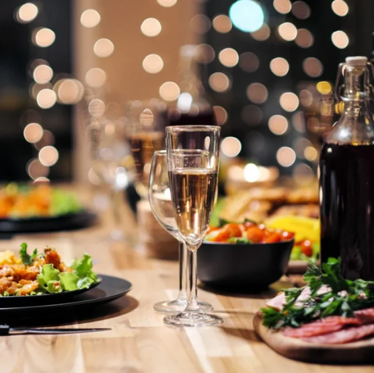 new year the wood restaurant and lounge 768x767