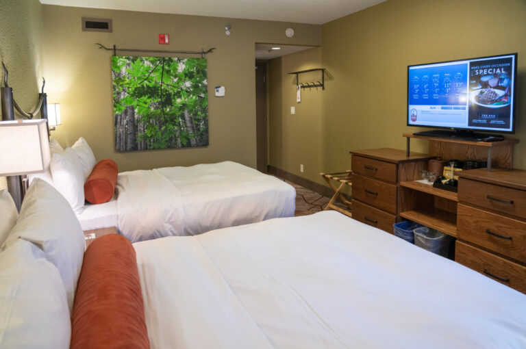 room banff caribou lodge spa canmore 768x510