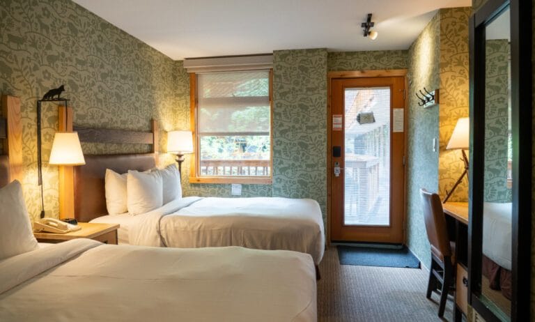 room fox hotel suites canmore 768x462