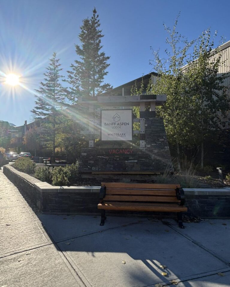 signage banff aspen lodge canmore 768x961