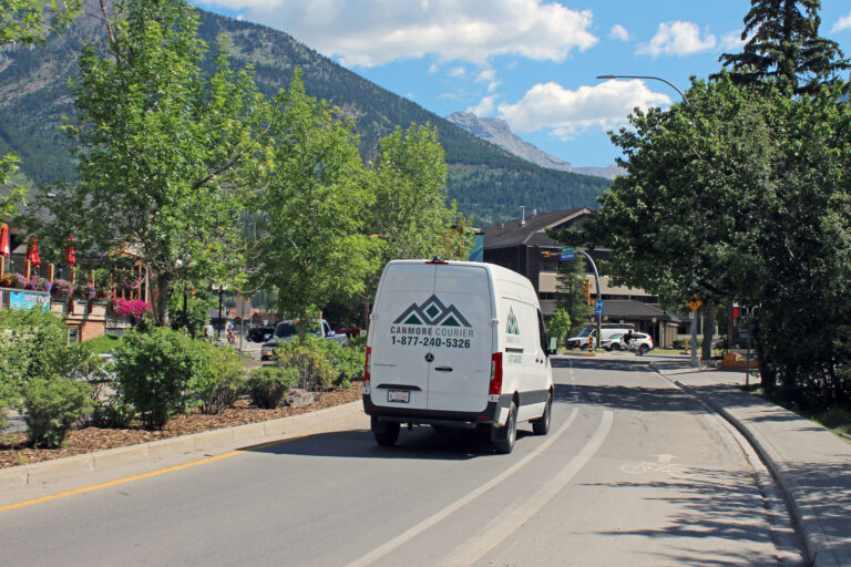 van canmore courier canmore 768x512